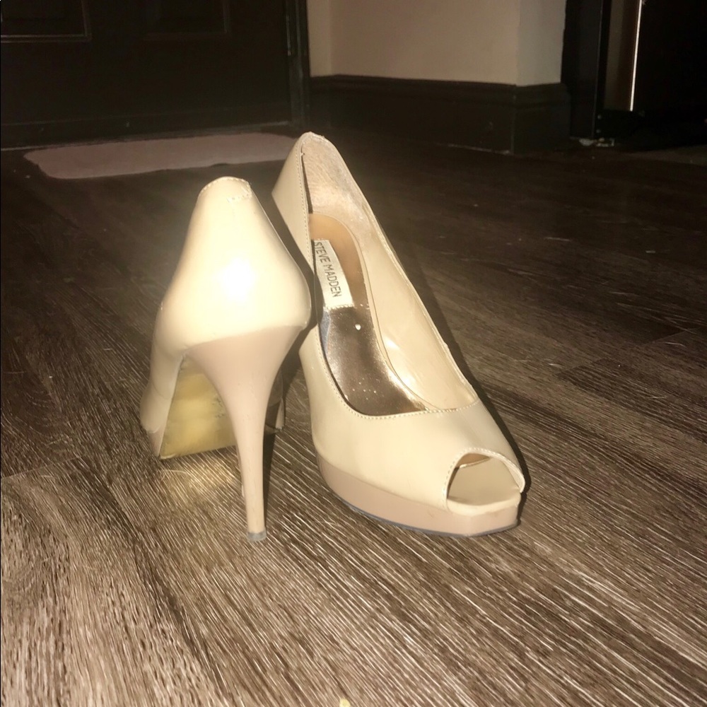 Steve Madden peep toe pumps